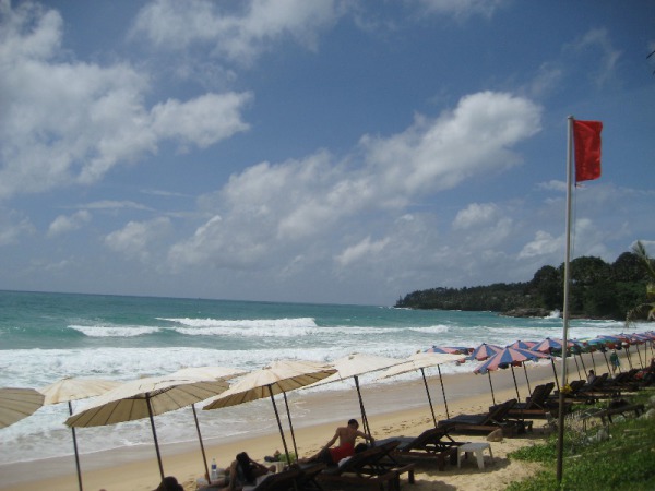 пляж Сурин